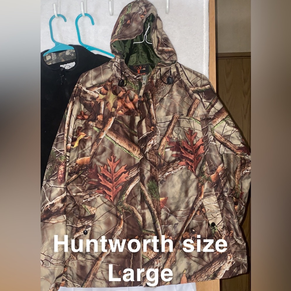 Gently used hunting jacket Mens size lrg
